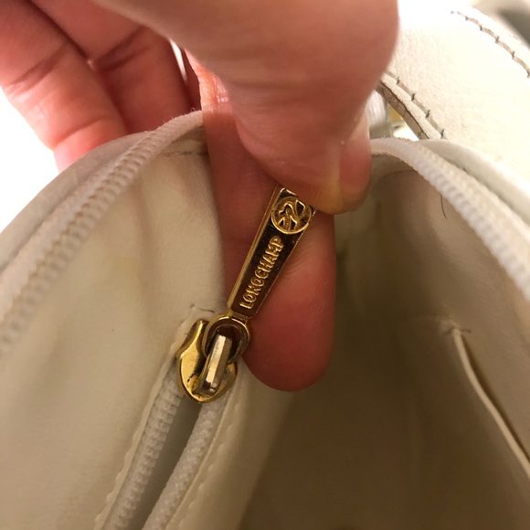 ⛔️SOLD⛔️Vintage Longchamp White Leather Crossbody - Picture 13 of 16